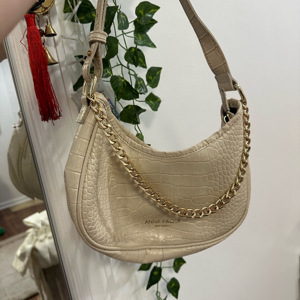 Purses - Picture 3 of 4